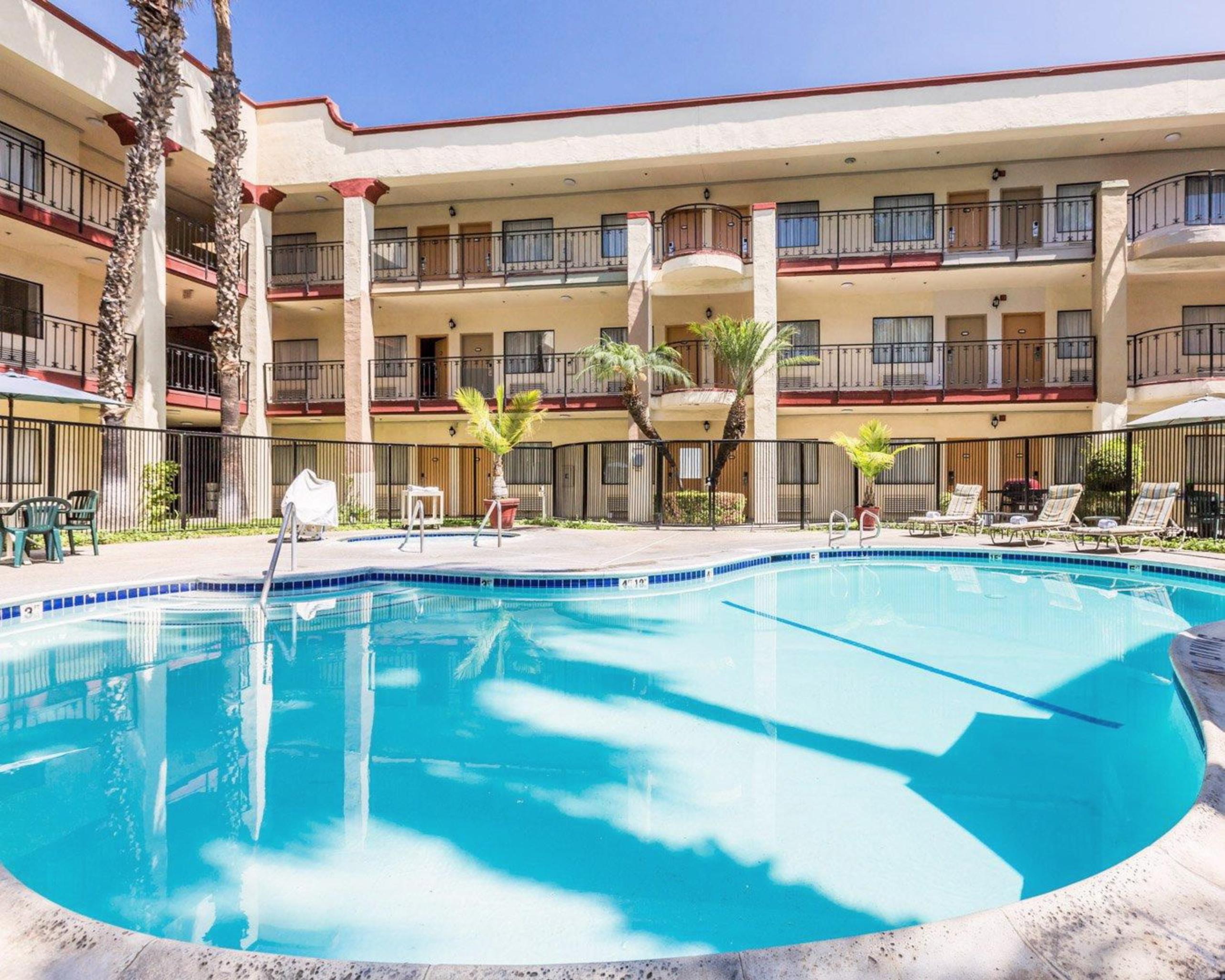 Comfort Inn & Suites Orange County John Wayne Airport Santa Ana Exteriér fotografie
